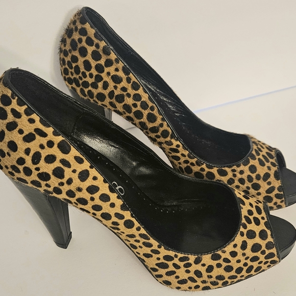 Leopard Print Peep Toe Heels - Picture 5 of 9